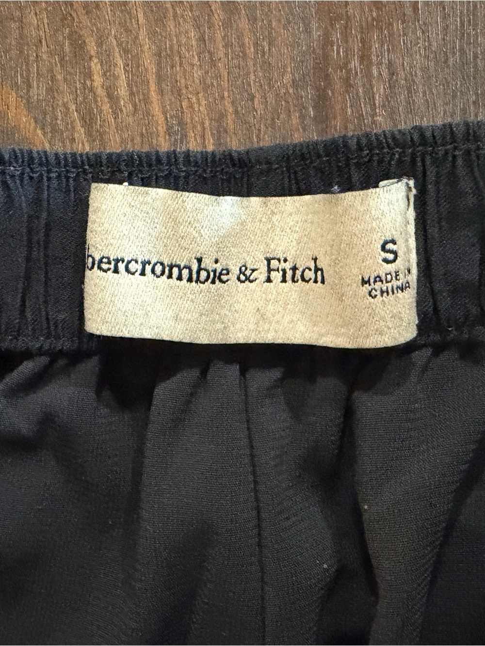 Abercrombie & Fitch Black Elastic-Waist Women's Shorts - Picture 2 of 3